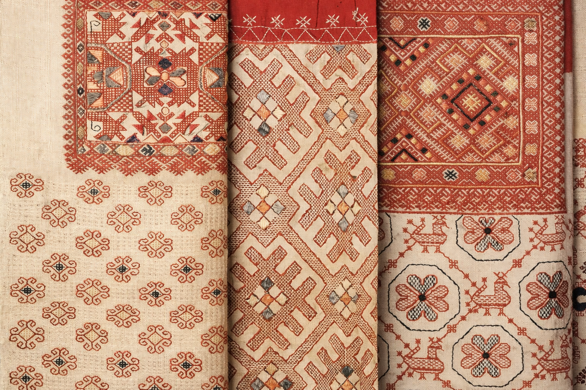 Образцы древнерусских тканей