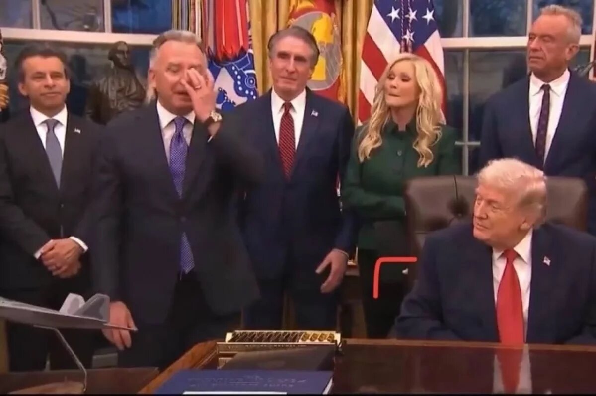    Уиткофф со слезами на глазах рассказал о смерти сына из-за передозировки