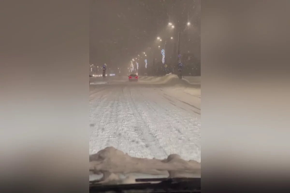    Казань парализовало из-за снегопада и 9-балльных пробок