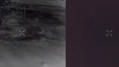    Термобарические боеприпасы выжигают посадки с позициями 72 омбр ВСУ облегчая путь штурмовикам группировки "Север". Видео: "Северный Ветер"