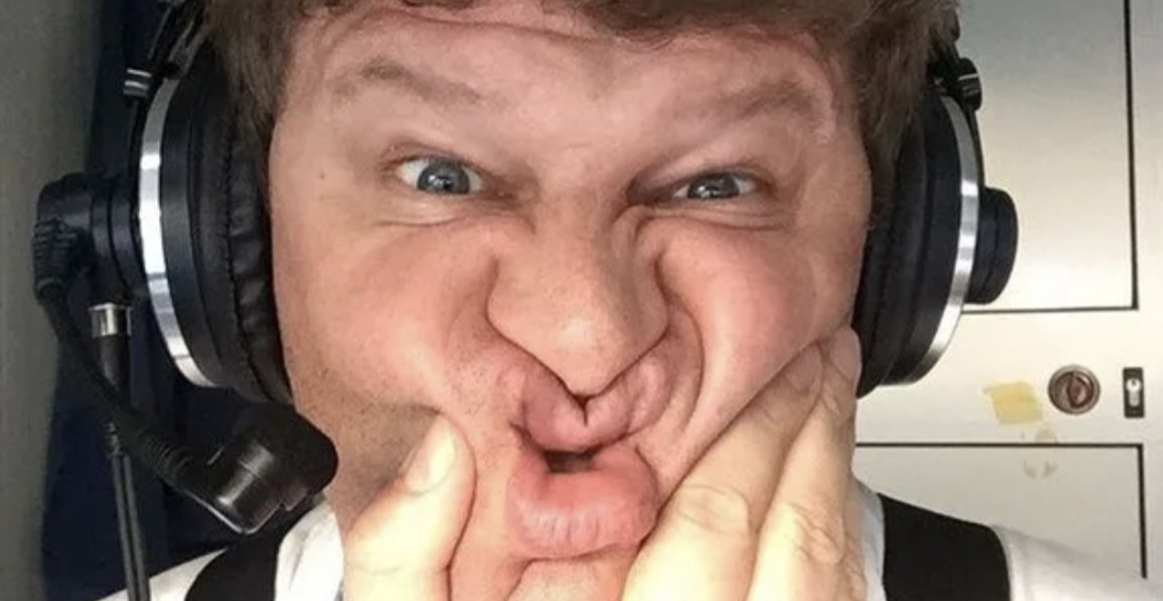 Два плевка в одно лицо - это ж сладкое винцо...