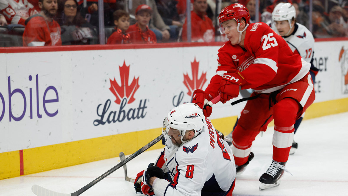    Александр Овечкин и Джейкоб Бернар-Докер.Imagn Images USA Today Sports