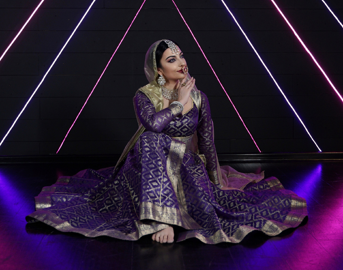 Пример классического сценического костюма индийского танца