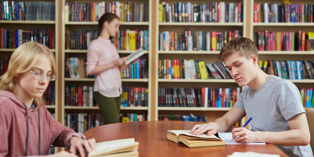 ЕГЭ по обществознанию могут объединить с историей: что известно сейчас и как готовиться школьникам