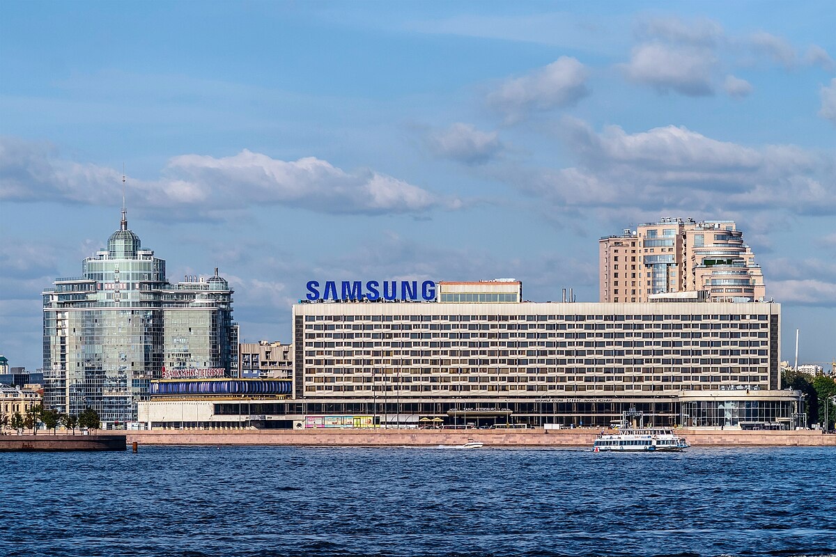 Отель "Санкт‐Петербург" теперь тоже передан в Личный фонд