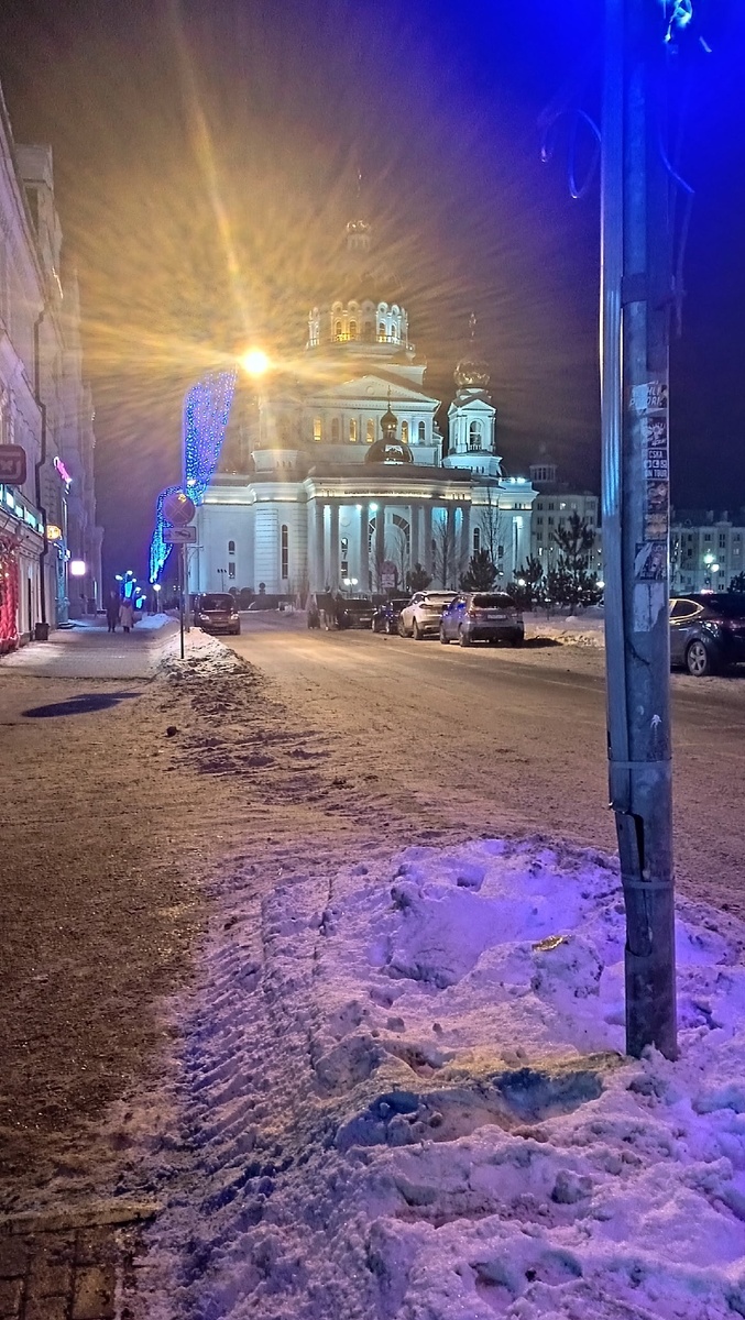 Саранск. Улица Большевистская выводит к храму. Фото автора