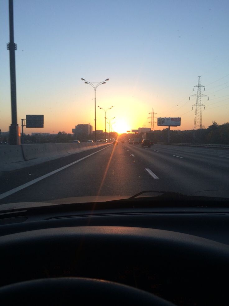 Рассвет на МКАД. Фото Яндекс Картинки