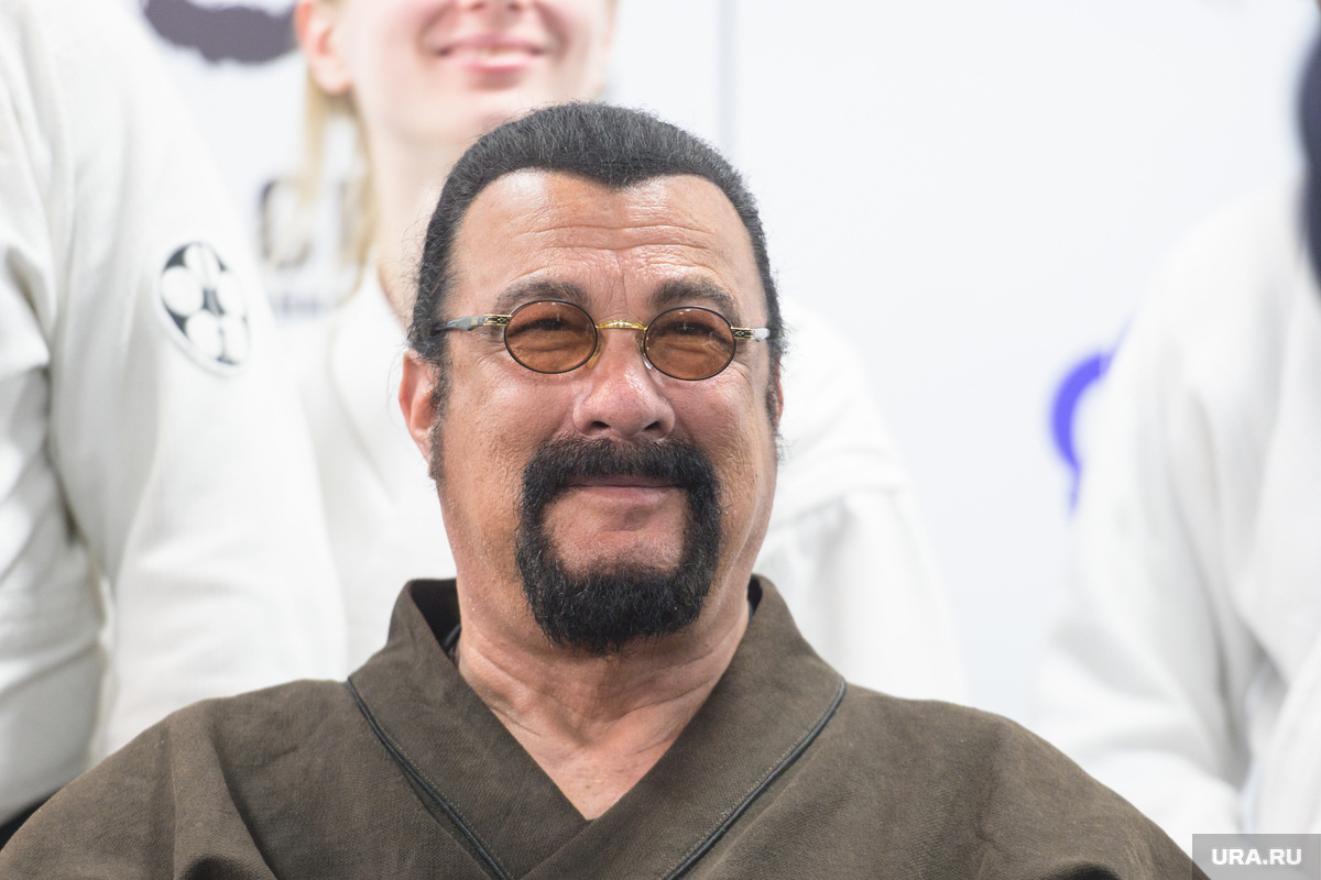 Сигал познакомился с Владимиром Путиным на Московском кинофестивале в 2003 году. Фото: Владимир Жабриков © URA.RU