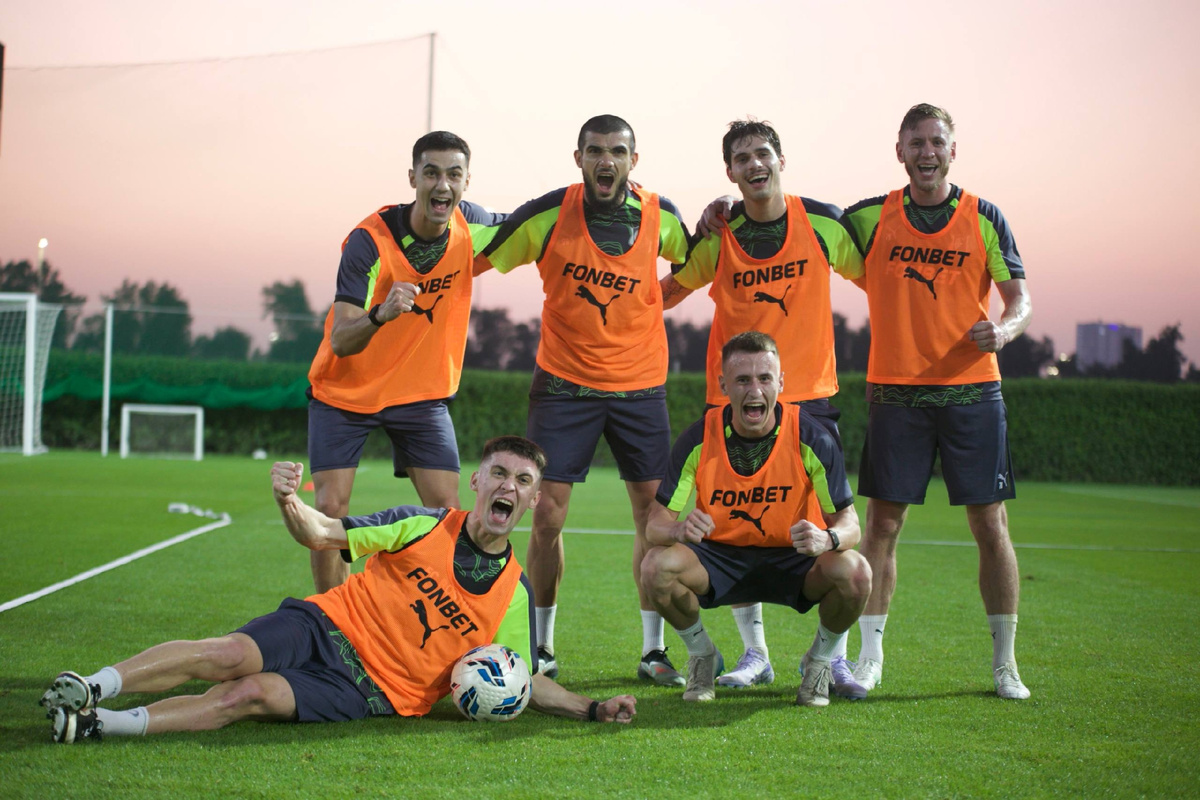 Футболисты «Ростова» тренируются в хорошем настроении. Фото из архива ФК «Ростов»