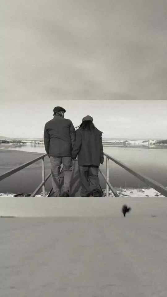    Певица Елка дала понять, что вышла замуж