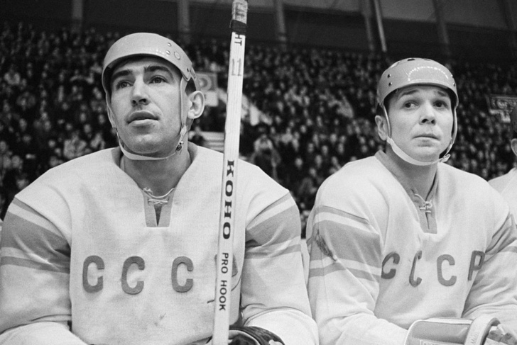    С нападающим сборной СССР Александром Мальцевым   
Вячеслав Ун Да-Син/ТАСС