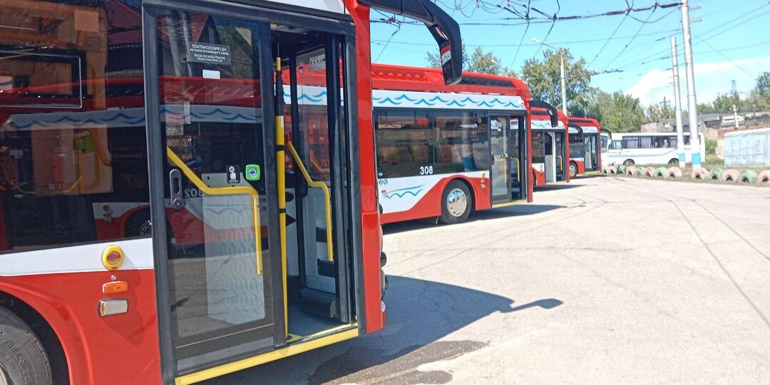 «Опозорили на весь троллейбус, хотя оплата прошла»: жительница Балакова рассказала о «зависающих» терминалах в «Адмиралах»