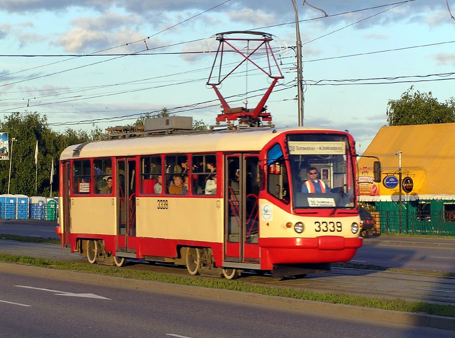 ТМРП-2. Когда Татры стали только появляться в Москве, их прозвали пришелцами. Судя по лицу ТМРП - это пришелец пришельца. Фото с сайта ttransport.ru
