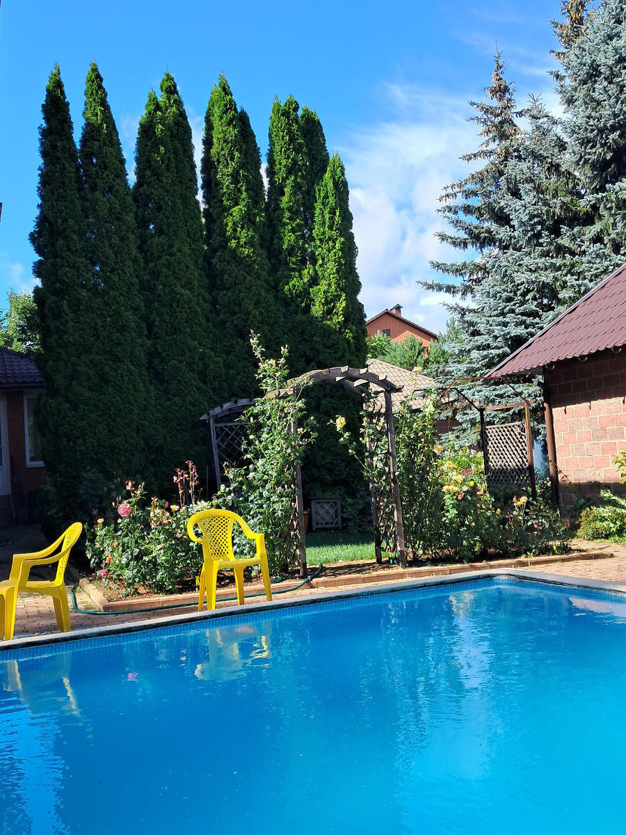 Зона летнего отдыха для членов семьи и их гостей 