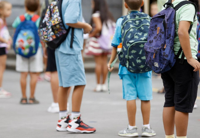 Почти миллион несовершеннолетних в Испании зависят от минимального гарантированного дохода