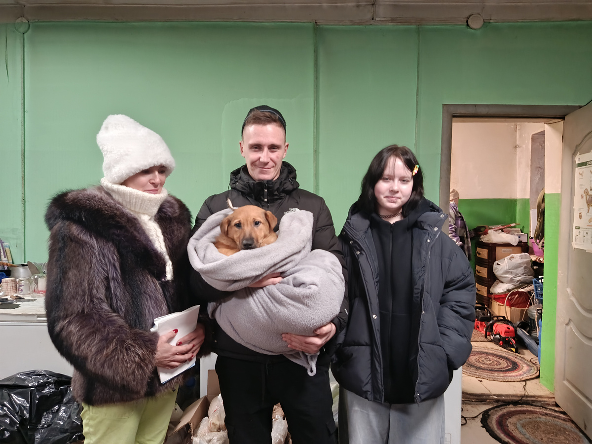 Иван и его семья забирают Никусю домой