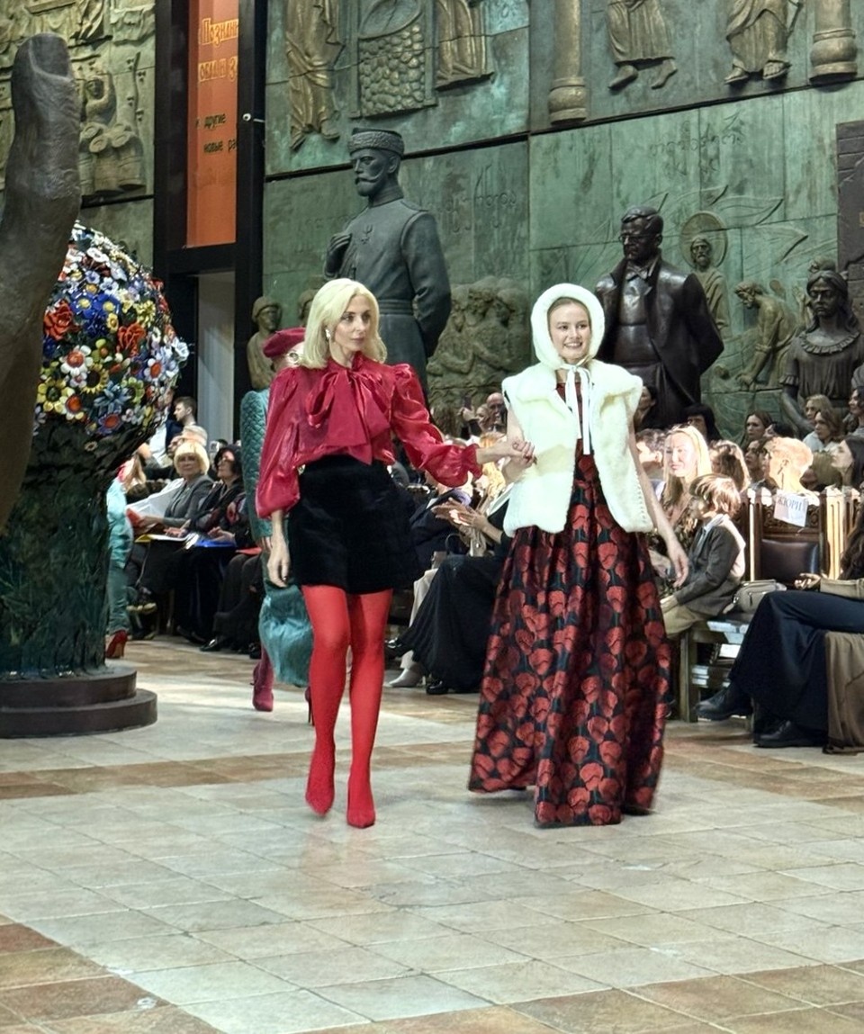    Фото: Ирина Шарова — лауреат международных премий и коренная костромичка — представляет коллекции, созданные руками местных мастериц