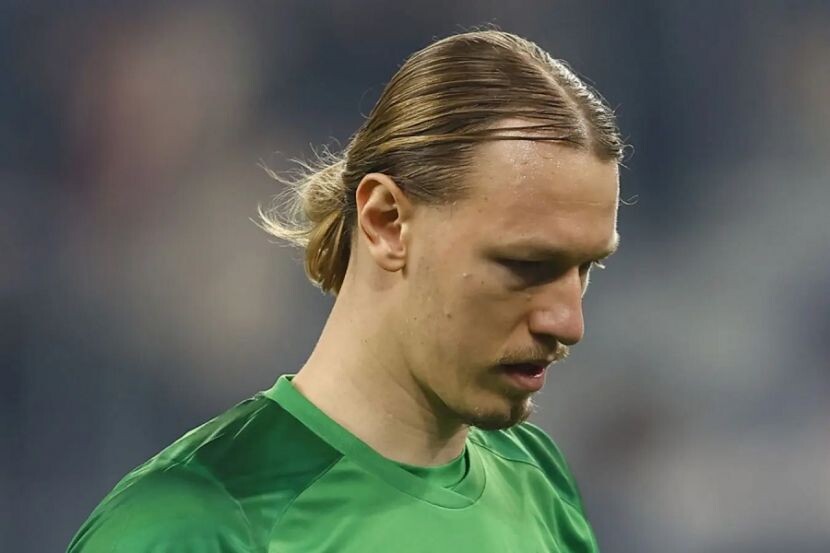     Матвей Сафонов