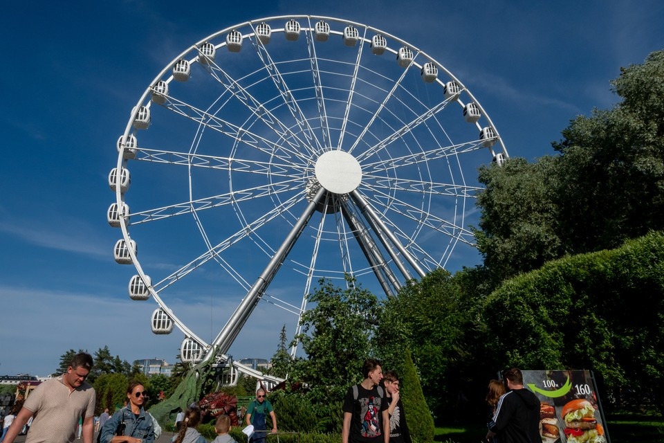    Колесо обозрения изготовили в Италии в 2013 году. Олег ЗОЛОТО