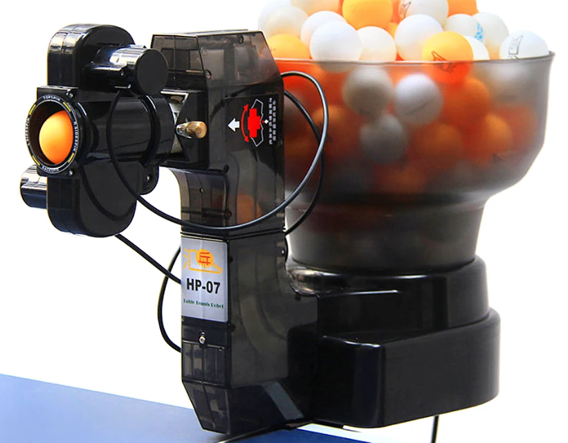 Робот-тренажер для настольного тенниса