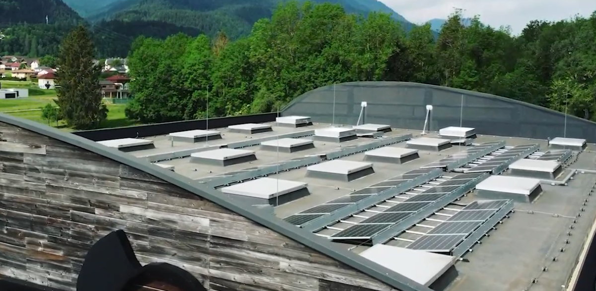 Крыша завода.