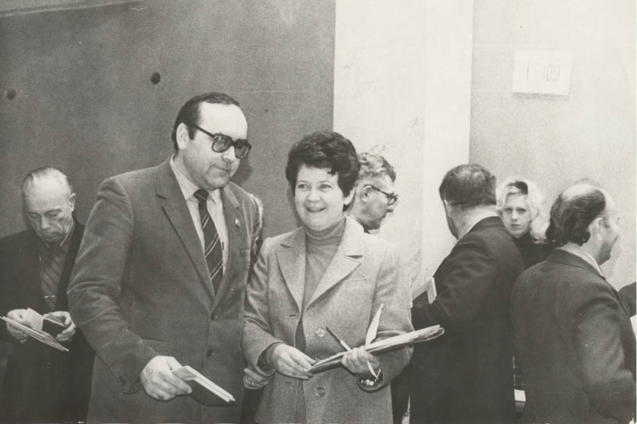 На первом плане - Виталий Андреевич Таранушич и Лидия Ильинична Щербакова