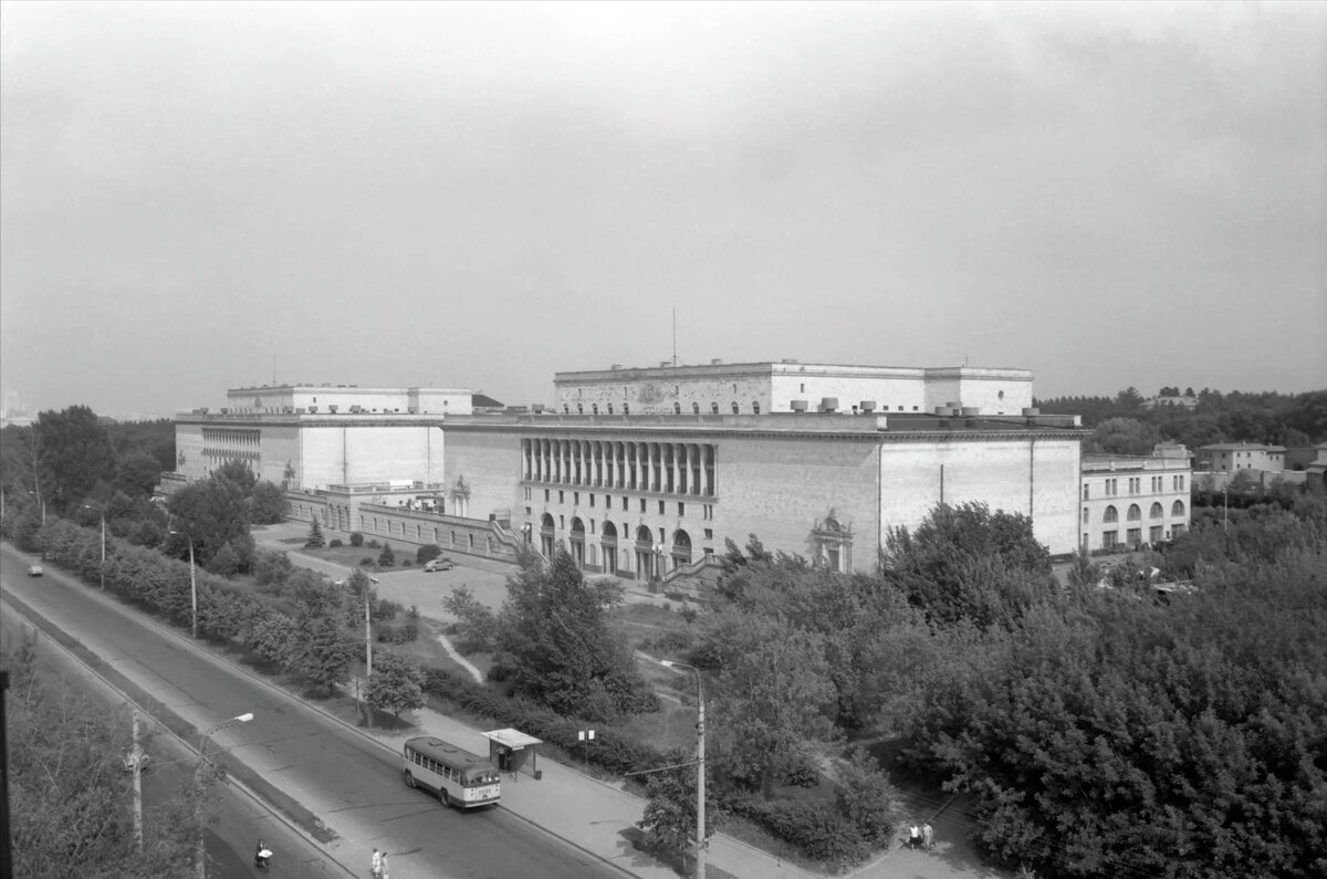 Комплекс зданий киностудии "Мосфильм" © Sputnik / Иван Денисенко