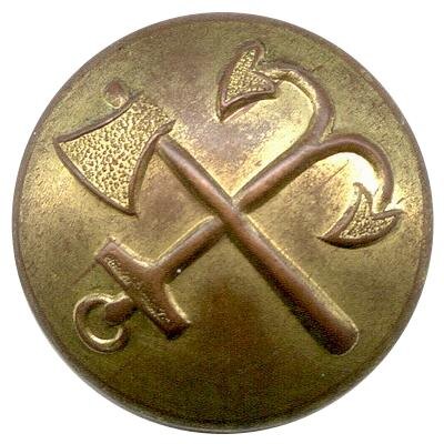 Пуговицы на мундирах пришивались в два ряда по 6 штук.