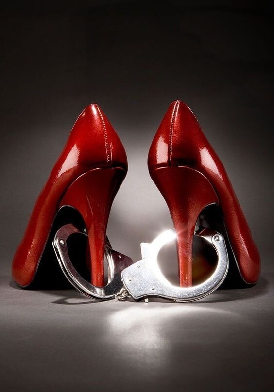 Почему женщина изменяет?