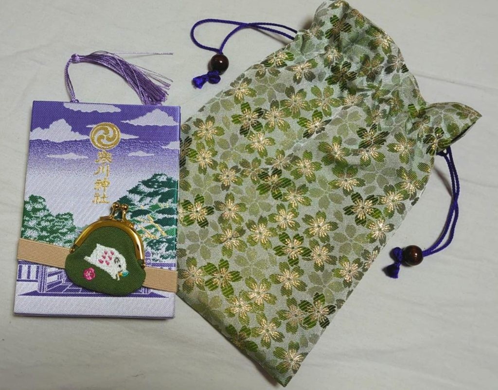 Папка с кошельком и сумочка для госюинтё