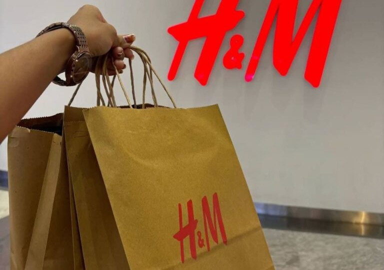 H&M возрождает премию для молодых дизайнеров.