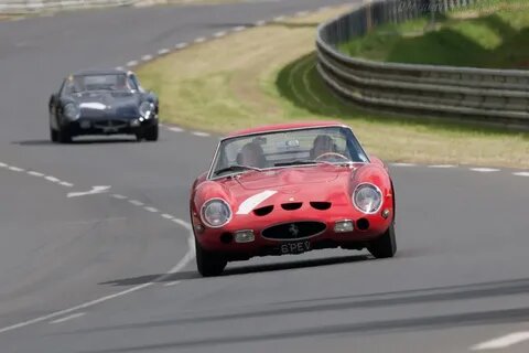  Ferrari 250 GTO в гонке в Ле-Мане