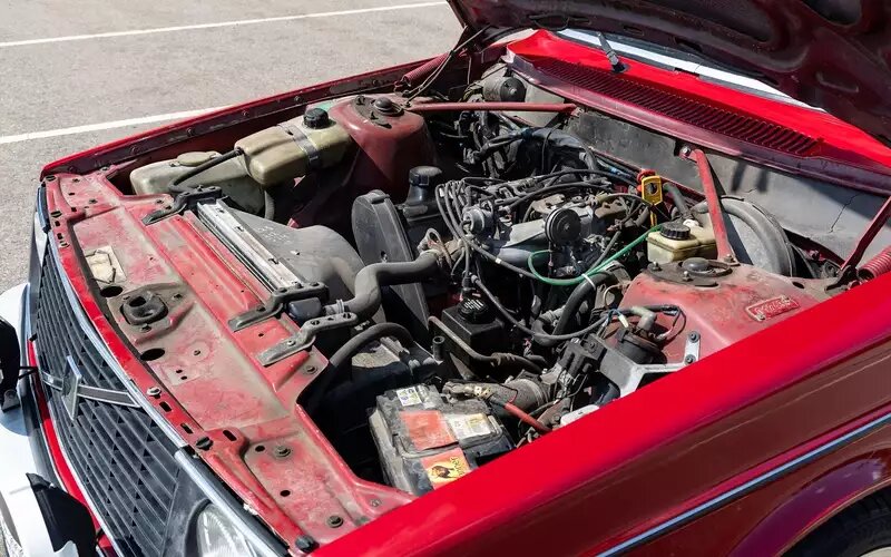 На этом Volvo 240 установлен двигатель объемом 2,3 л мощностью 110 л.с.Volvo 240
📷
