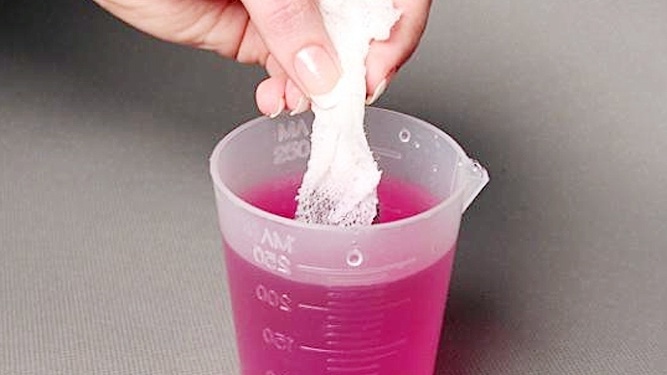 Замачивание семян томатов в марганцовке