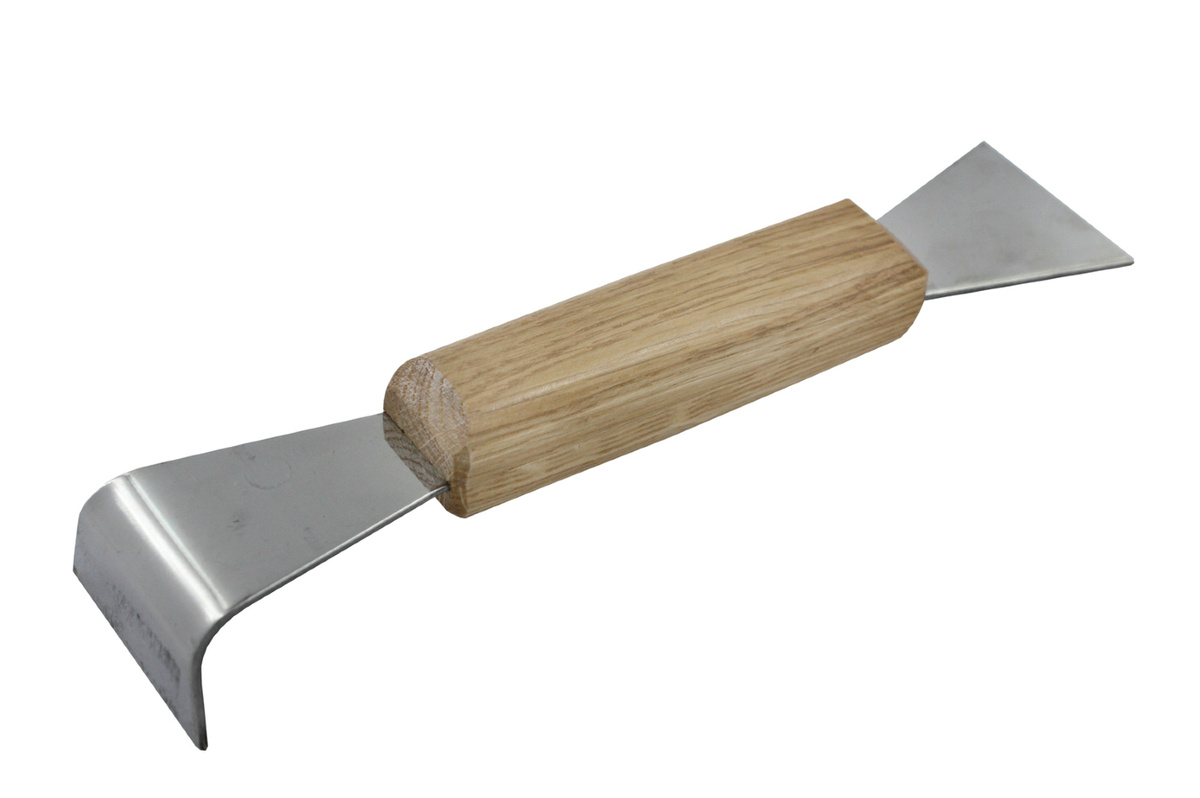 Простая стамеска пчеловода из нержавейки с деревянной ручкой