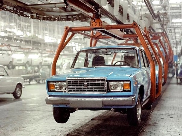 Почему АвтоВАЗ прекратил производство народного седана ВАЗ-2107: причины, о которых мало кто знает. Источник иллюстрации - Яндекс.Картинки