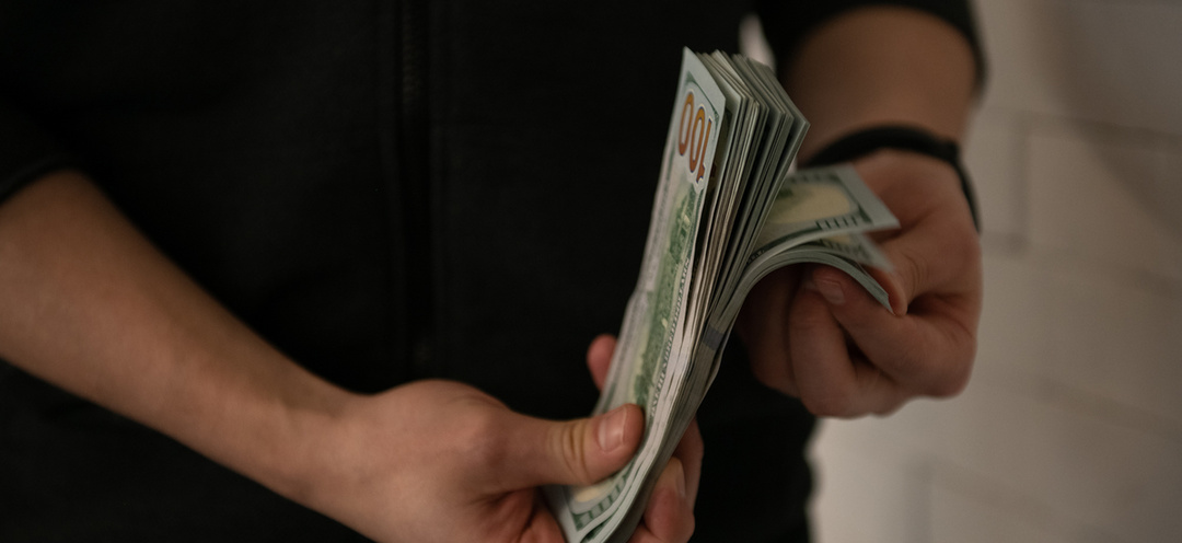 Россияне скупают «новый доллар». Какая валюта заменила «американца»?