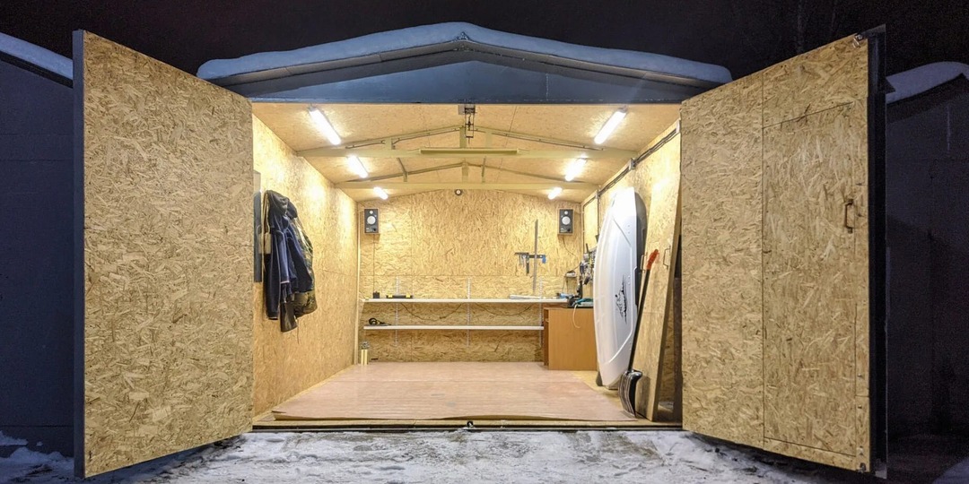 Сделал нормальный свет в гараже без штроб и километров проводов: показываю решение без лишней возни