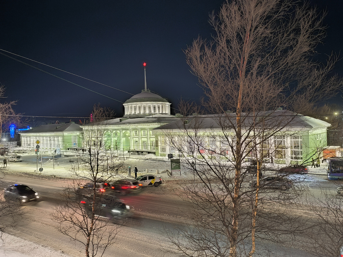 вид из окна квартиры (ЖД вокзал)