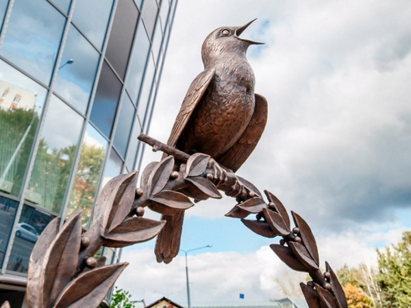 Хочется, чтобы всё закончилось, чтобы победа была за нами, чтобы наши люди не напрасно страдали и не напрасно погибали. Нам нужен мир