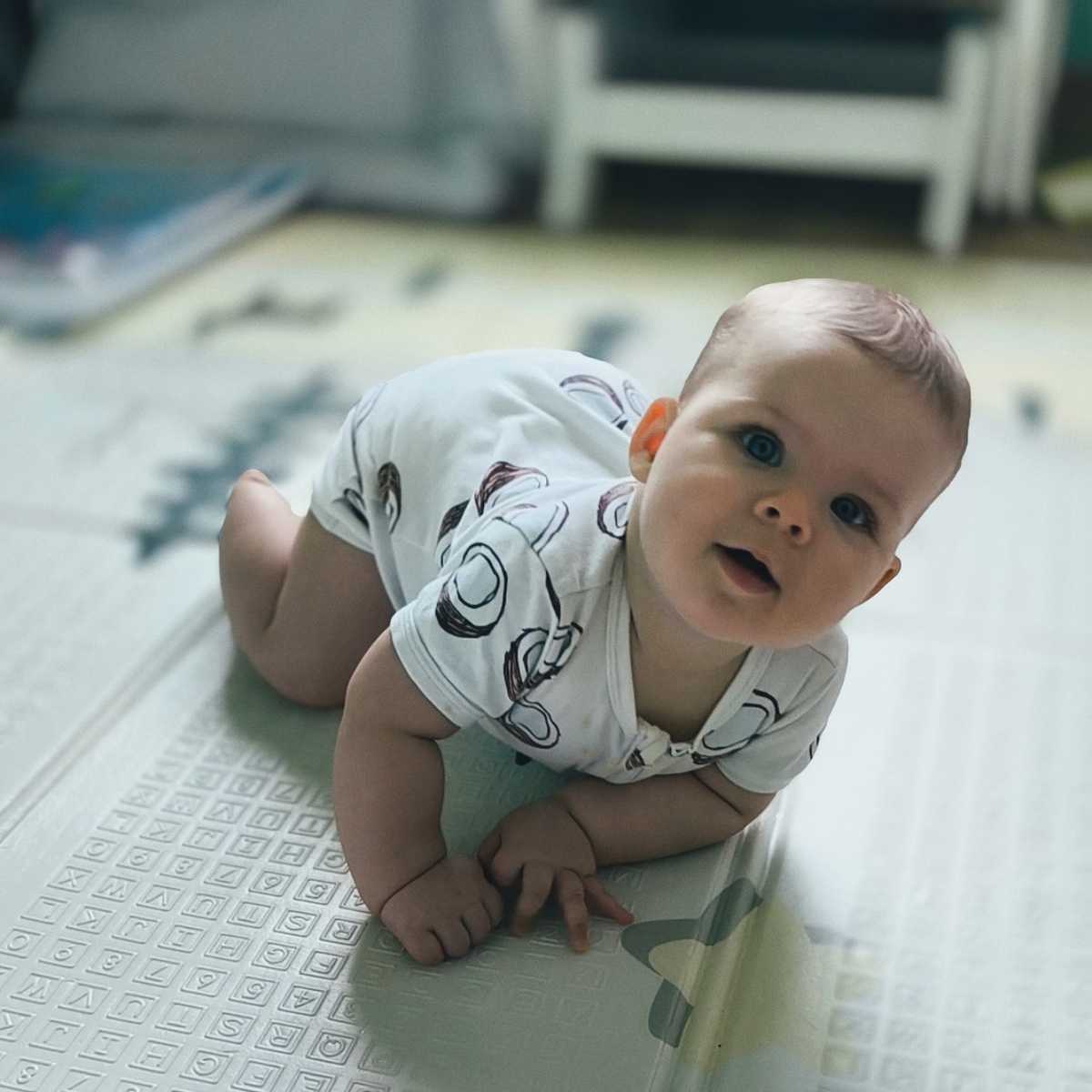 У меня не загружаются больше сюда ни видео, ни гифки, поэтому если кому-то сильно интересно, то видео разместила в телеграме