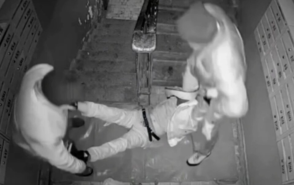 Запись с камер в подъезде. Фото: КП-Киров