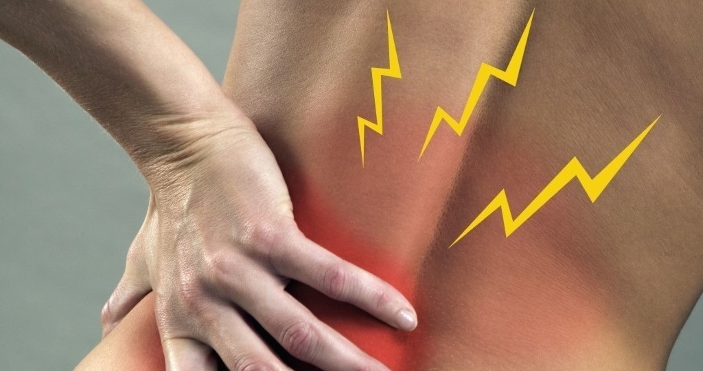 Болит поясница — как понять, можно ли делать упражнения или пора к врачу?