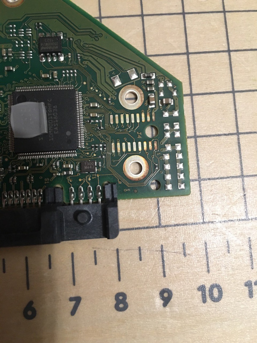 нашли окисленные контакты