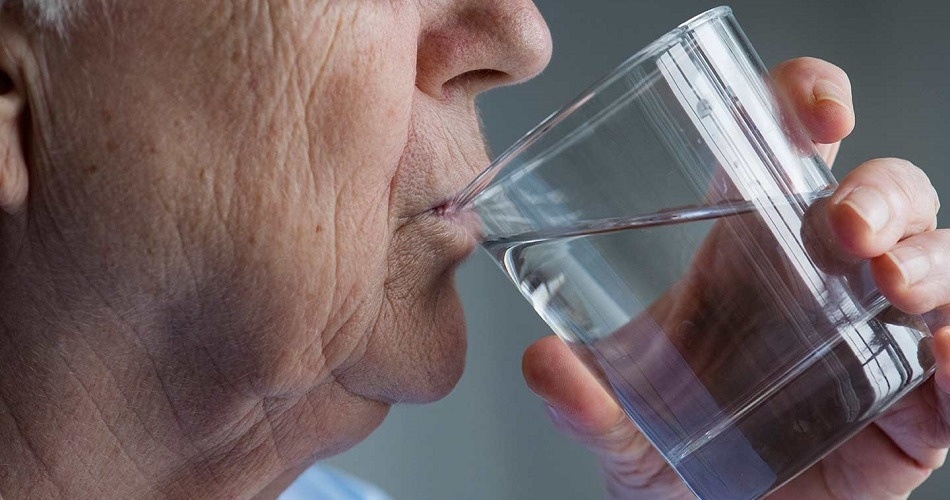 Пьёте воду натощак? Проверьте, не вредите ли вы себе каждое утро