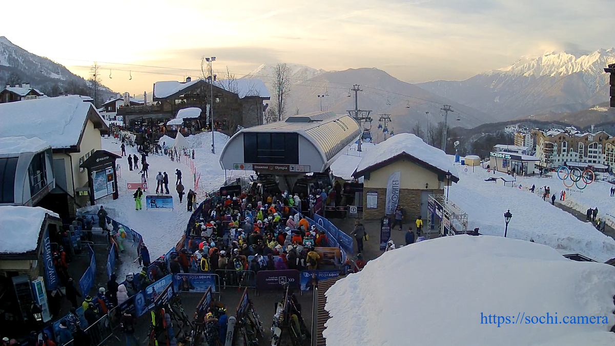 Очередь на подъёмник "Олимпия" (источник: https://sochi.camera)