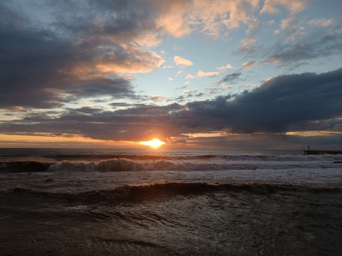 Вечернее декабрьское Черное море
