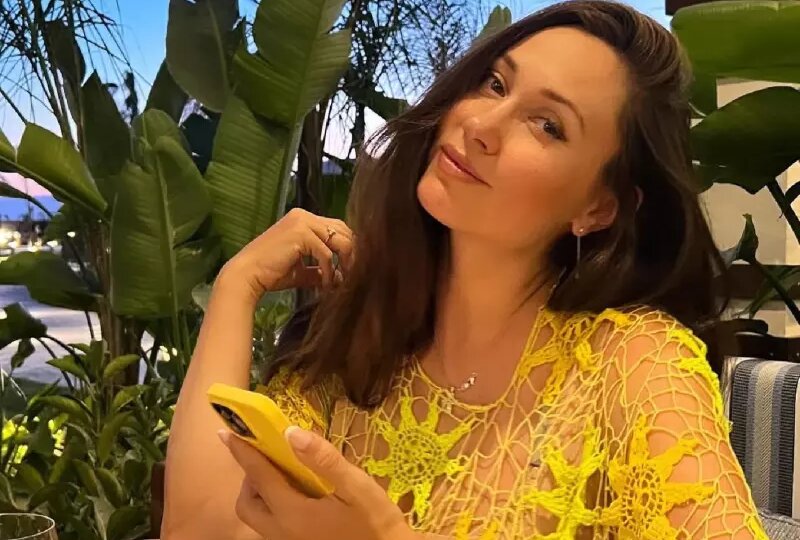 «Полина сейчас задохнется от зависти»: поклонники Елены Товстик засыпали ее комплиментами