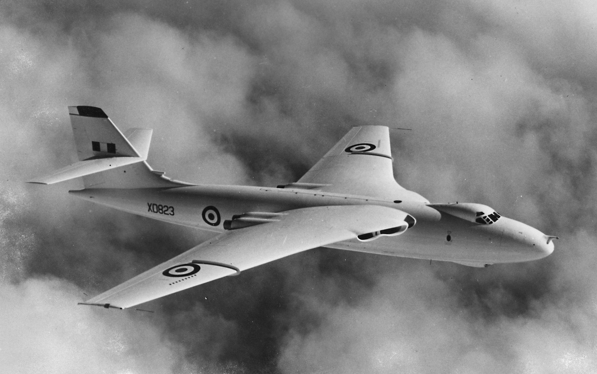 Бомбардировщик Виккерс «Вэлиент» в полёте https://mb.cision.com/Public/9800/0/87ab9cfdf75eba02_org.jpg