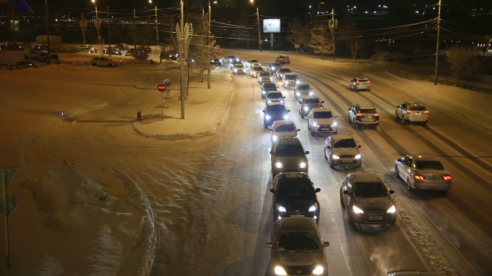 Красноярск встал в 10-балльные пробки